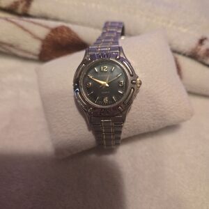 Claremont Quartz  Two-Tone Watch Mens Japan UNTESTED